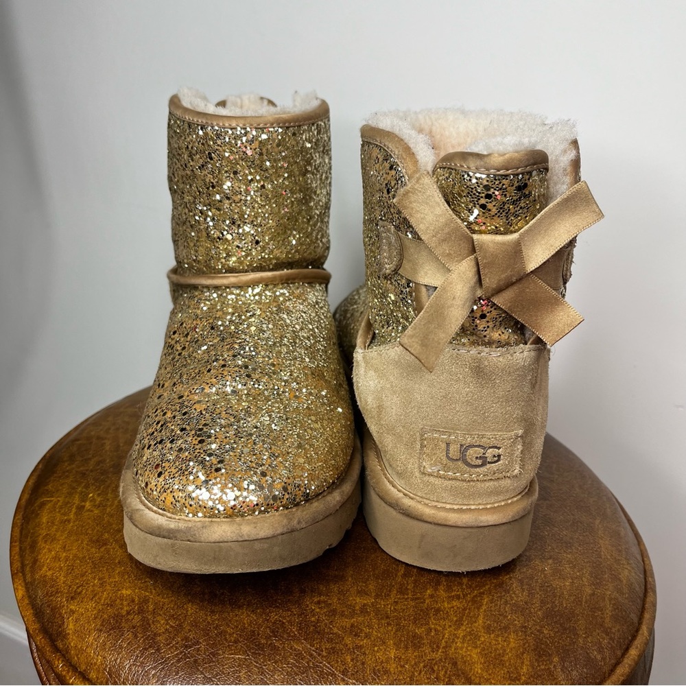 Ugg glitter bow boots size 6